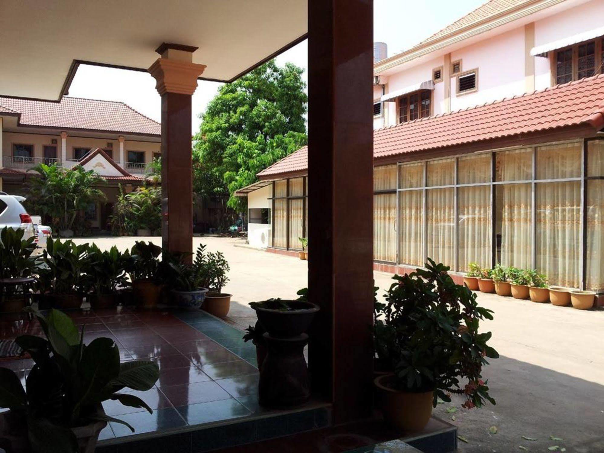 โรงแรมละอองดาว2 เวียงจันทน์ ภายนอก รูปภาพ